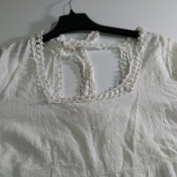Chic White Ruffle Blouse - Picture 2 of 11